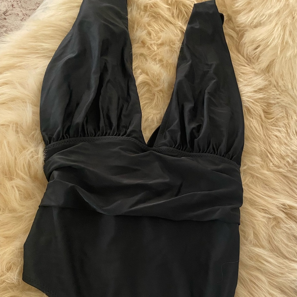 Cupshe black one piece swim suit, size XL